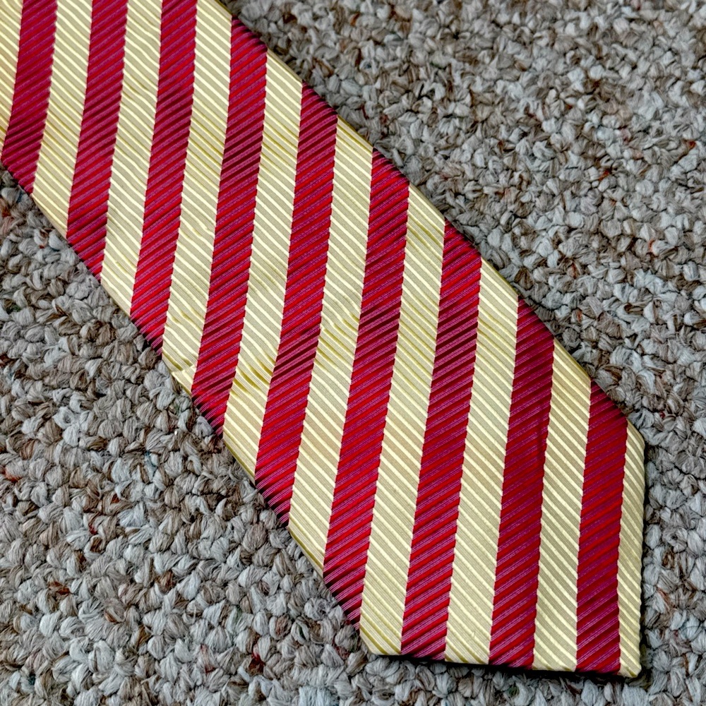 Giorgio Armani Men’s Burgundy and Cream Diagonal Stripe Silk Tie